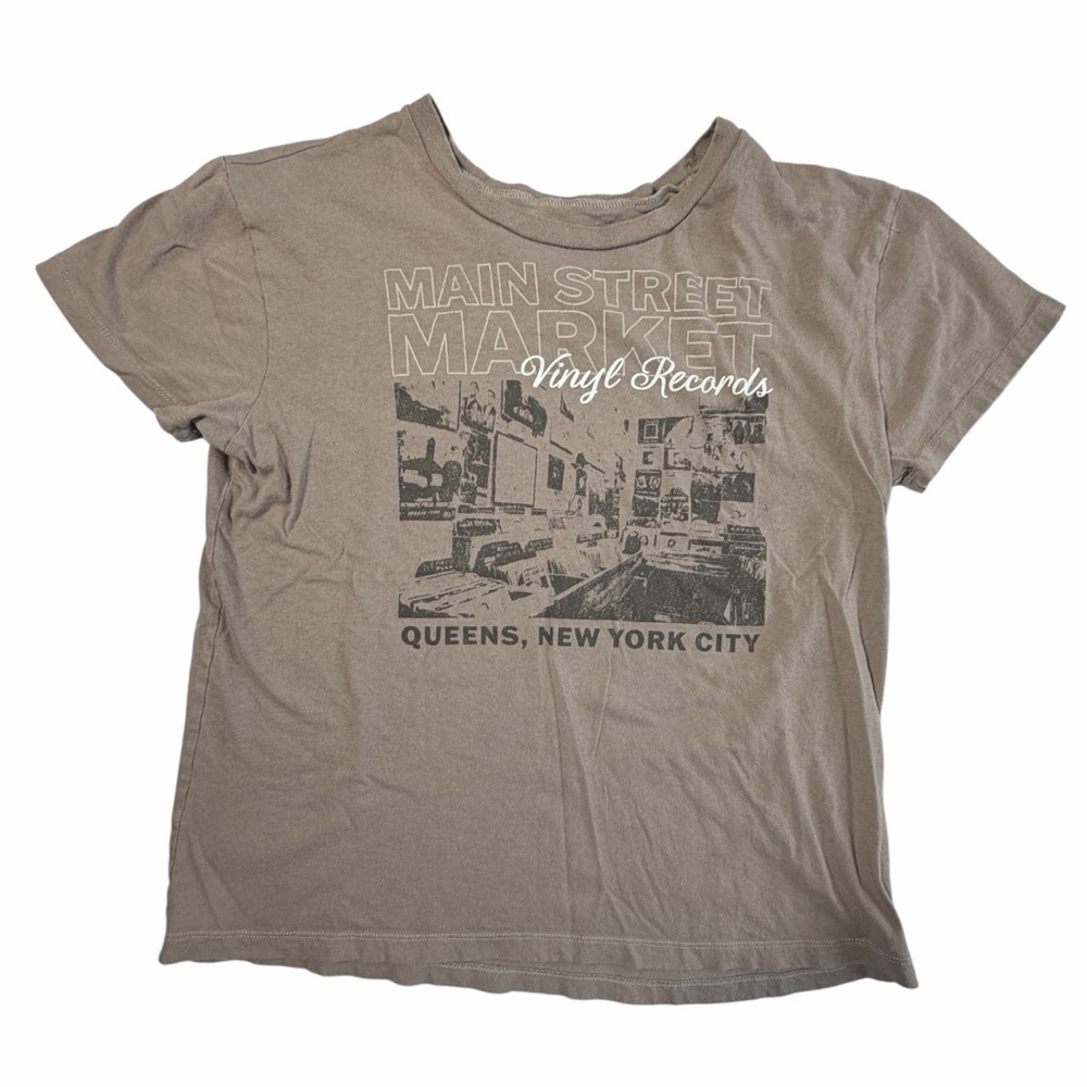 Queens NY Main Street Market Vinyl Records T-Shirt, Size Large Women’s Cut